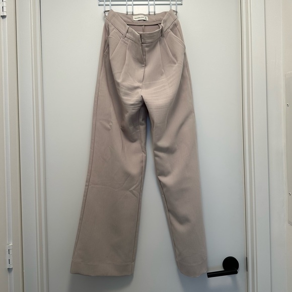A&F Sloane Tailored Wide Leg Pant - Picture 2 of 3